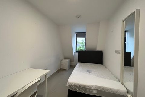3 bedroom flat to rent, Flat 21, 59-61 Clarendon Road, LS2 9NZ