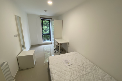 3 bedroom flat to rent, Flat 14, 59-61 Clarendon Road, LS2 9NZ