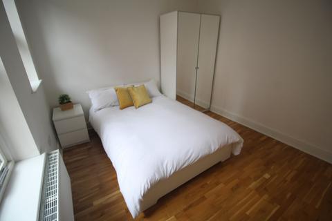 3 bedroom flat to rent, Flat 1, The Villa, LS3 1BU