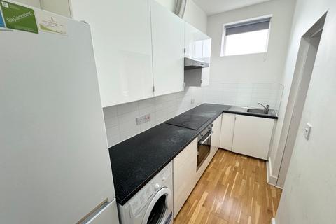 2 bedroom flat to rent, Flat 3, The Villa, LS3 1BU