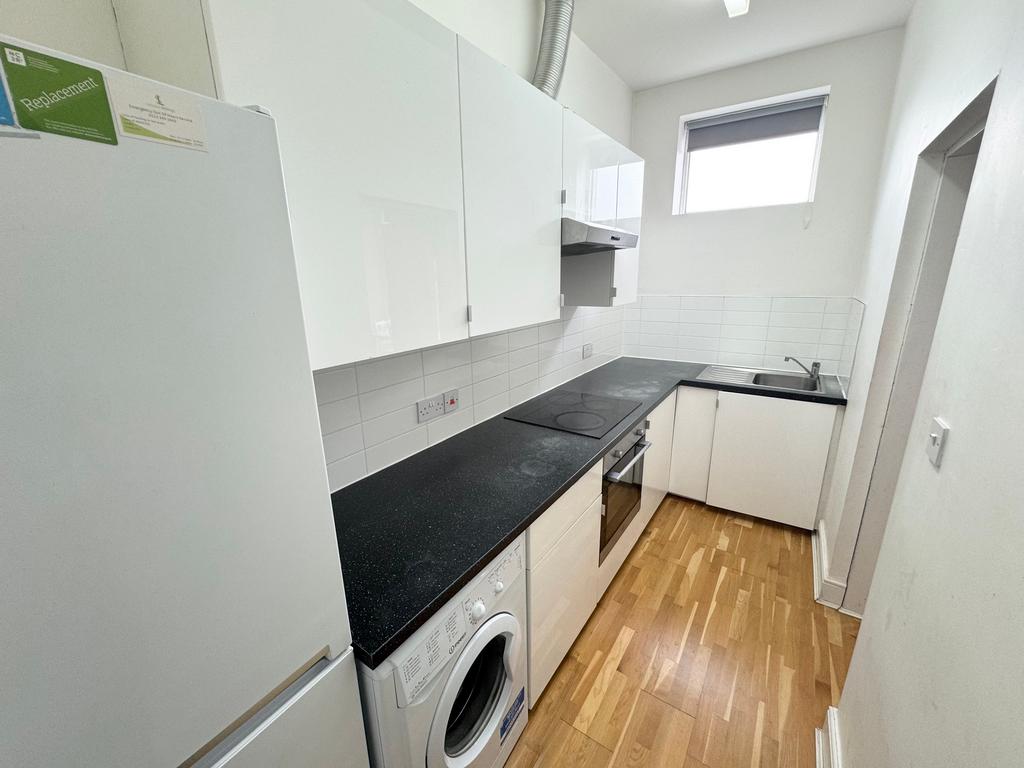 Apartment in Leeds, West Yorkshire - View 4