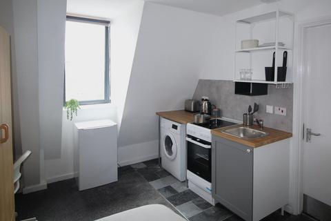 Studio to rent, Flat 22B, 59-61 Clarendon Road, LS2 9NZ