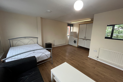 Studio to rent, Flat 19D, 59-61 Clarendon Road, LS2 9NZ
