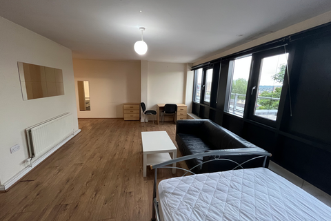 Studio to rent, Flat 19D, 59-61 Clarendon Road, LS2 9NZ