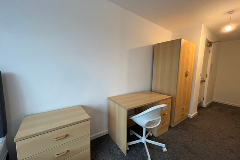 Studio to rent, Flat 18B, 59-61 Clarendon Road, LS2 9NZ