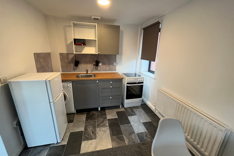 Studio to rent, Flat 18B, 59-61 Clarendon Road, LS2 9NZ