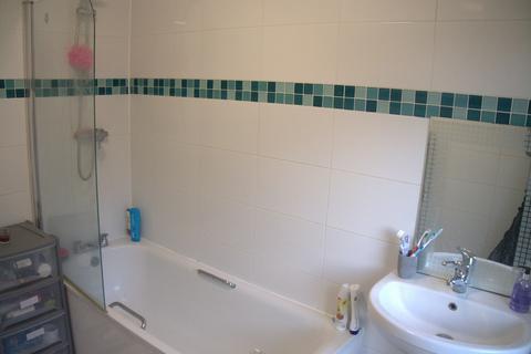 2 bedroom house to rent, 8 Thornville View, LS6 1JP