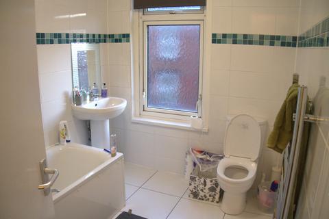 2 bedroom house to rent, 8 Thornville View, LS6 1JP