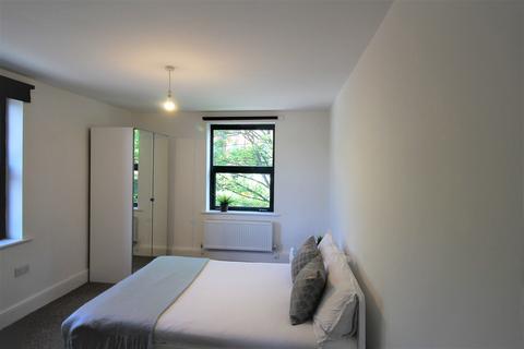 2 bedroom flat to rent, Flat 5, 65 Clarendon Road, LS2 9PB