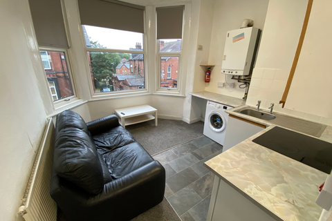 undefined, Flat 4, 6 Chestnut Avenue, LS6 1BA