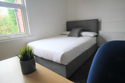 undefined, Flat 2, 6 Chestnut Avenue, LS6 1BA