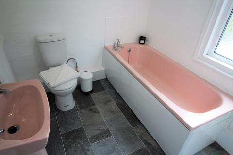 undefined, Flat 2, 6 Chestnut Avenue, LS6 1BA