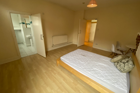 1 bedroom flat to rent, Flat 4, 57 Clarendon Road, LS2 9NZ