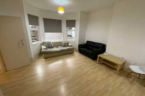 1 bedroom flat to rent, Flat 4, 57 Clarendon Road, LS2 9NZ