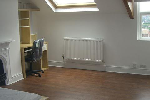 1 bedroom flat to rent, Flat 3, 57 Clarendon Road, LS2 9NZ