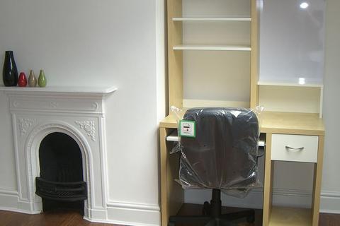 1 bedroom flat to rent, Flat 3, 57 Clarendon Road, LS2 9NZ