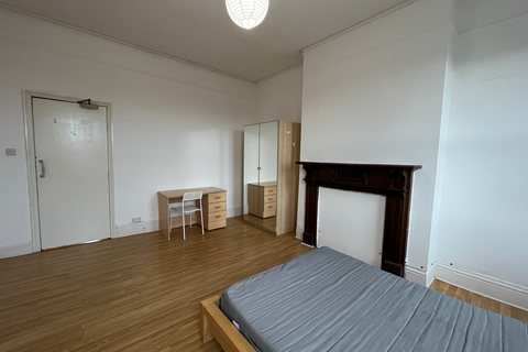 1 bedroom flat to rent, 57 Clarendon Road
