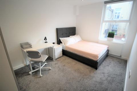 3 bedroom flat to rent, Flat 1, 55 Clarendon Road, LS2 9NZ