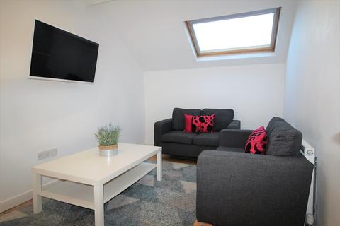 2 bedroom flat to rent, Flat 4, 55 Clarendon Road, LS2 9NZ