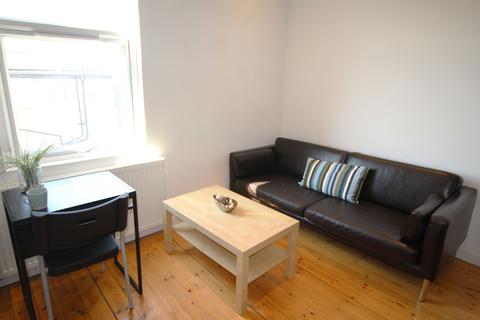 1 bedroom flat to rent, Flat 3B, 55 Clarendon Road, LS2 9NZ