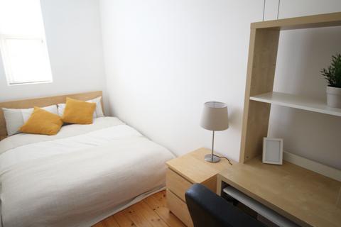 Flat 3B, 55 Clarendon Road, LS2 9NZ