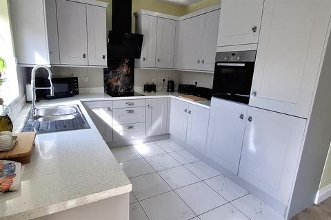 41 Ffordd Brenig, St Asaph, LL17 0EZ
