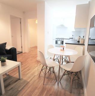 2 bedroom flat to rent, Basement Flat, 53 Clarendon Road, LS2 9NZ