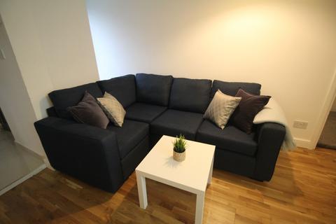 2 bedroom flat to rent, Basement Flat, 53 Clarendon Road, LS2 9NZ