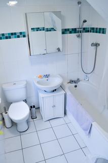 Studio to rent, 51 Clarendon Road