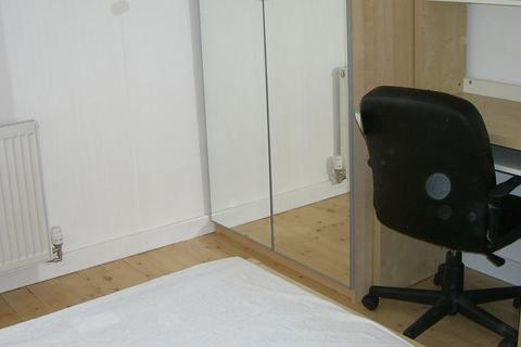 1 bedroom flat to rent, Flat 2B, 51 Clarendon Road, LS2 9NZ