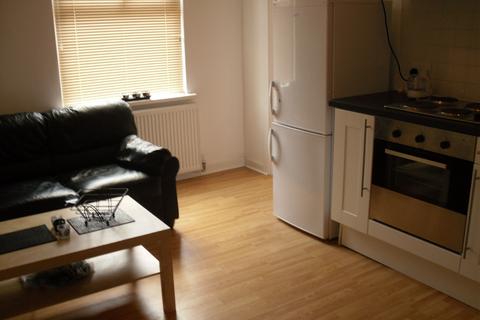 1 bedroom flat to rent, Flat 2B, 51 Clarendon Road, LS2 9NZ