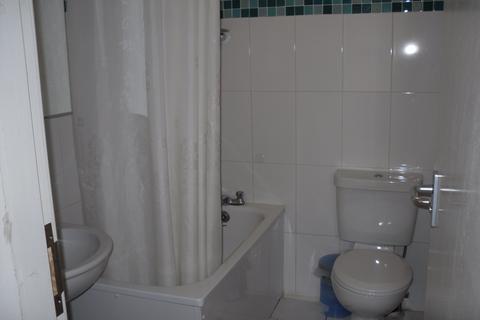 1 bedroom flat to rent, Flat 2B, 51 Clarendon Road, LS2 9NZ