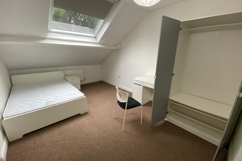 5 bedroom flat to rent, Top Flat, 5 Hyde Park Terrace, LS6 1BJ