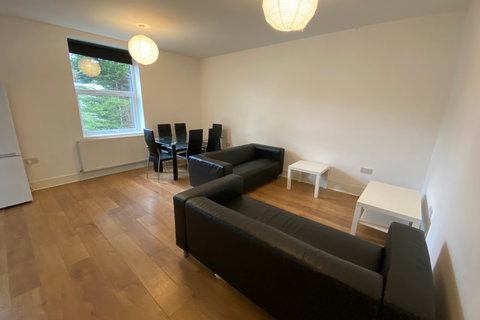 5 bedroom flat to rent, Top Flat, 5 Hyde Park Terrace, LS6 1BJ