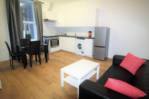 Ground Flat, 5 Hyde Park Terrace, LS6 1BJ
