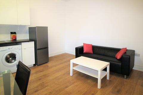 2 bedroom flat to rent, Ground Flat, 5 Hyde Park Terrace, LS6 1BJ
