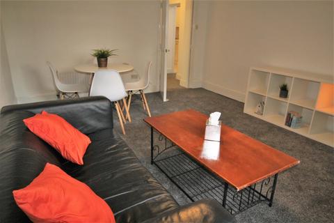 1 bedroom flat to rent, Basement Flat, 5 Hyde Park Terrace, LS6 1BJ