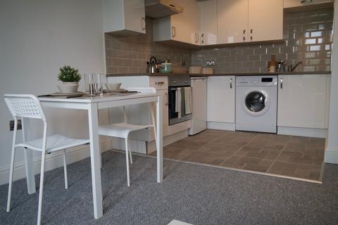 1 bedroom flat to rent, Flat 1, 46 Headingley Lane, LS6 2EL