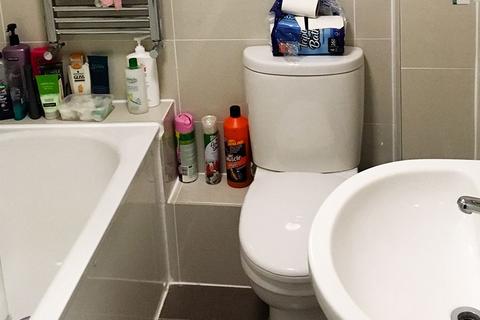undefined, Flat 4, 24 Kelso Road, LS2 9PR