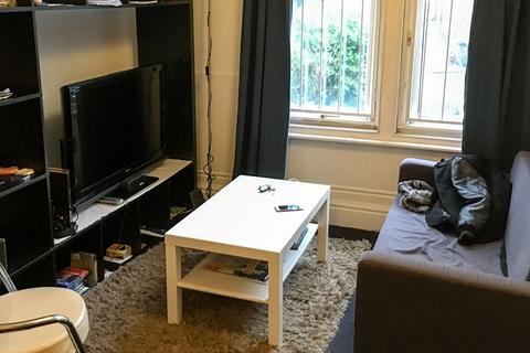 undefined, Flat 2, 24 Kelso Road, LS2 9PR