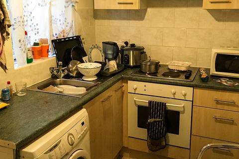undefined, Flat 2, 24 Kelso Road, LS2 9PR