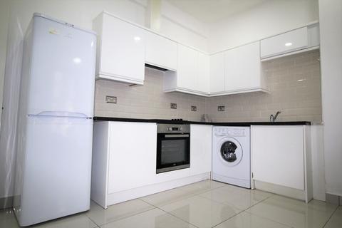 2 bedroom flat to rent, Flat 1, 23 Clarendon Place, LS2 9JN
