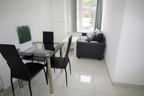 2 bedroom flat to rent, Flat 1, 23 Clarendon Place, LS2 9JN