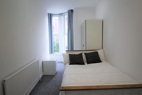 2 bedroom flat to rent, Flat 1, 23 Clarendon Place, LS2 9JN