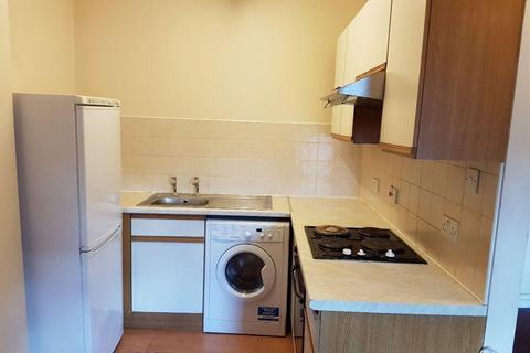 2 bedroom flat to rent, Flat 3, 23 Clarendon Place, LS2 9JN