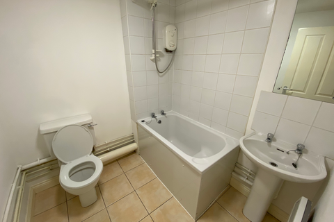 undefined, Flat 9, 221 Woodhouse Street, LS6 2UZ