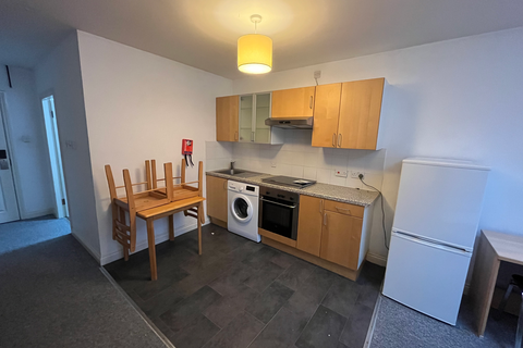 undefined, Flat 14, 221 Woodhouse Street, LS6 2UZ