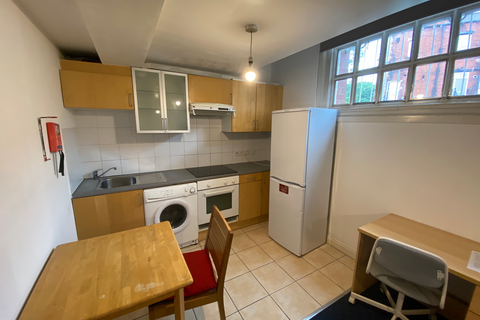 undefined, Flat 1, 221 Woodhouse Street, LS6 2UZ