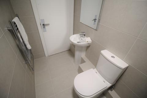 1 bedroom flat to rent, Flat 18, 221 Woodhouse Street, LS6 2UZ