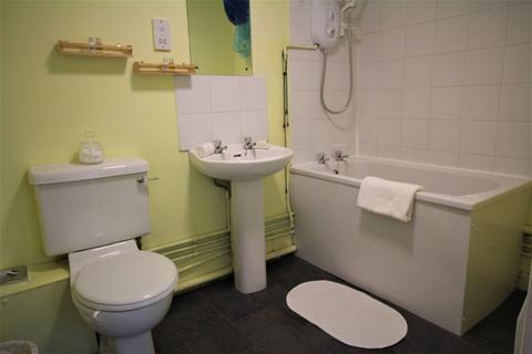 1 bedroom flat to rent, Flat 18, 221 Woodhouse Street, LS6 2UZ